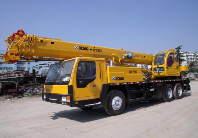 青岛专业吊车出租价格